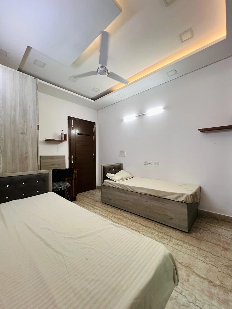 Room, kamla nagar Pg For Boys & Girls In Kamla Nagar 9076884