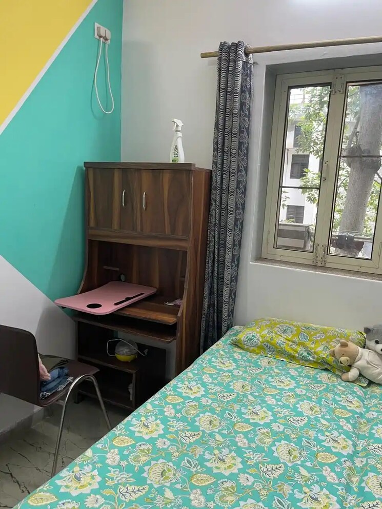 Room, malka ganj Pg For Boys & Girls In Malka Ganj 9077185