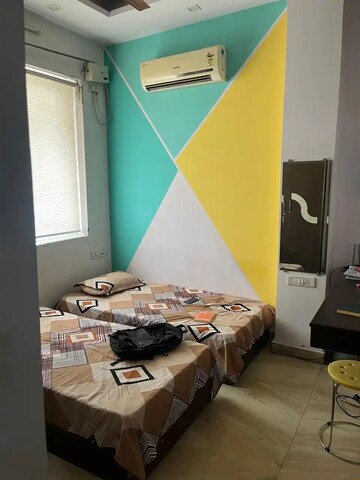 Room in  Pg at Malka Ganj – for Rent