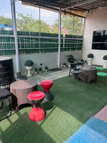   Pg at Malka Ganj – for Rent