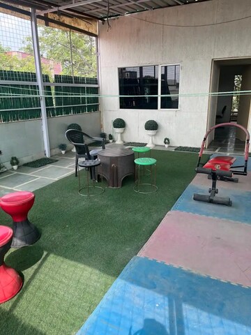   Pg at Malka Ganj – for Rent
