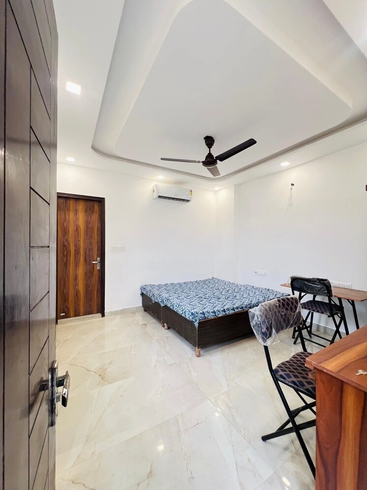 Room, kalyan vihar Pg For Boys & Girls In Kalyan Vihar 9077515