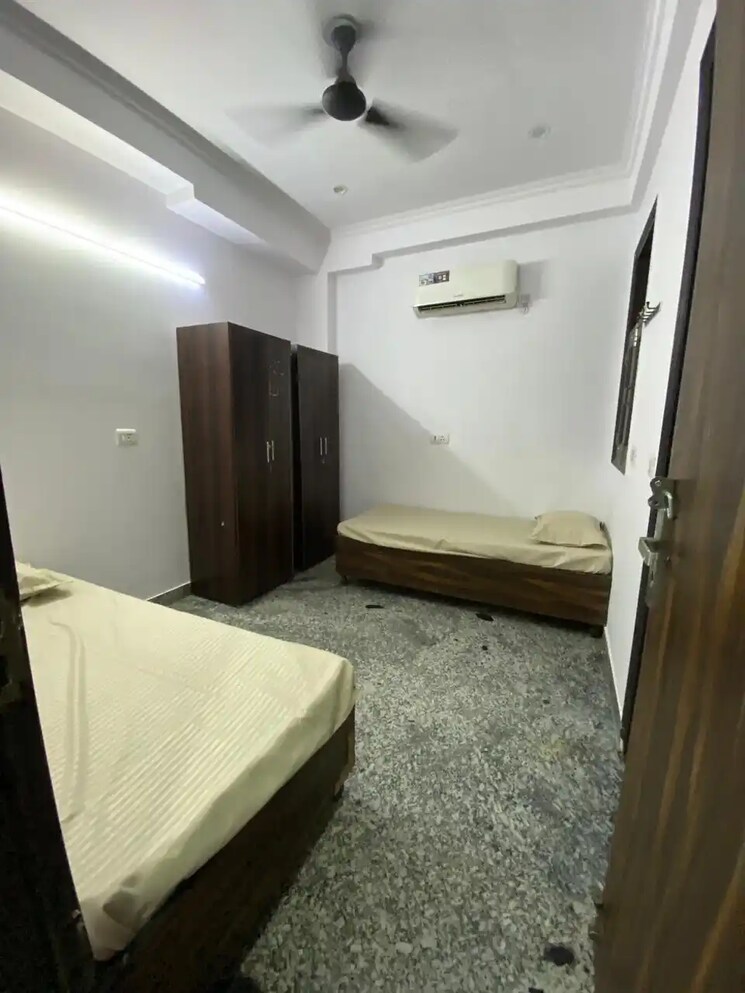 Room, vijay vihar Pg For Boys & Girls In Vijay Vihar 9077589