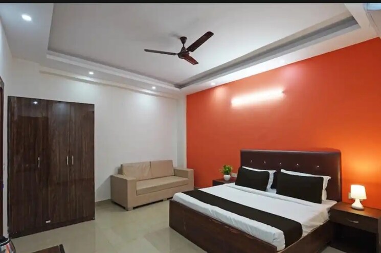 Room, sector 66 Pg For Boys & Girls In Sector 66 9077891