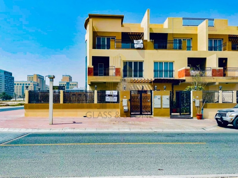 3 BR  Villa For Sale in JVC District 11, Jumeirah Village Circle (JVC), Dubai - 4405021