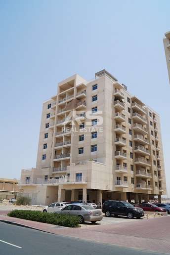 2 BR  Apartment For Sale in Queue Point, , Dubai - 5069382
