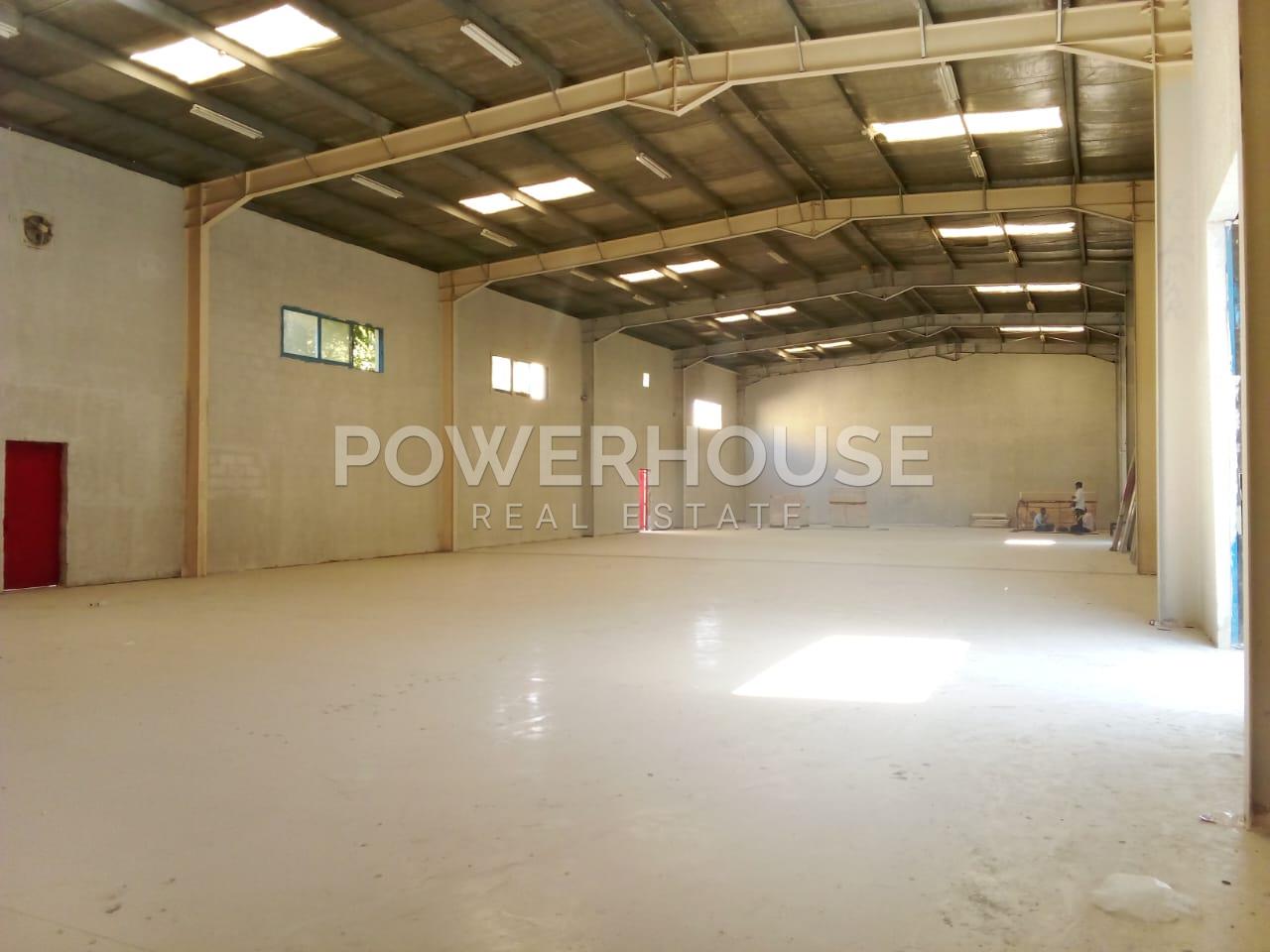 Warehouse For Rent in Al Quoz Industrial Area, Al Quoz, Dubai - 6202763