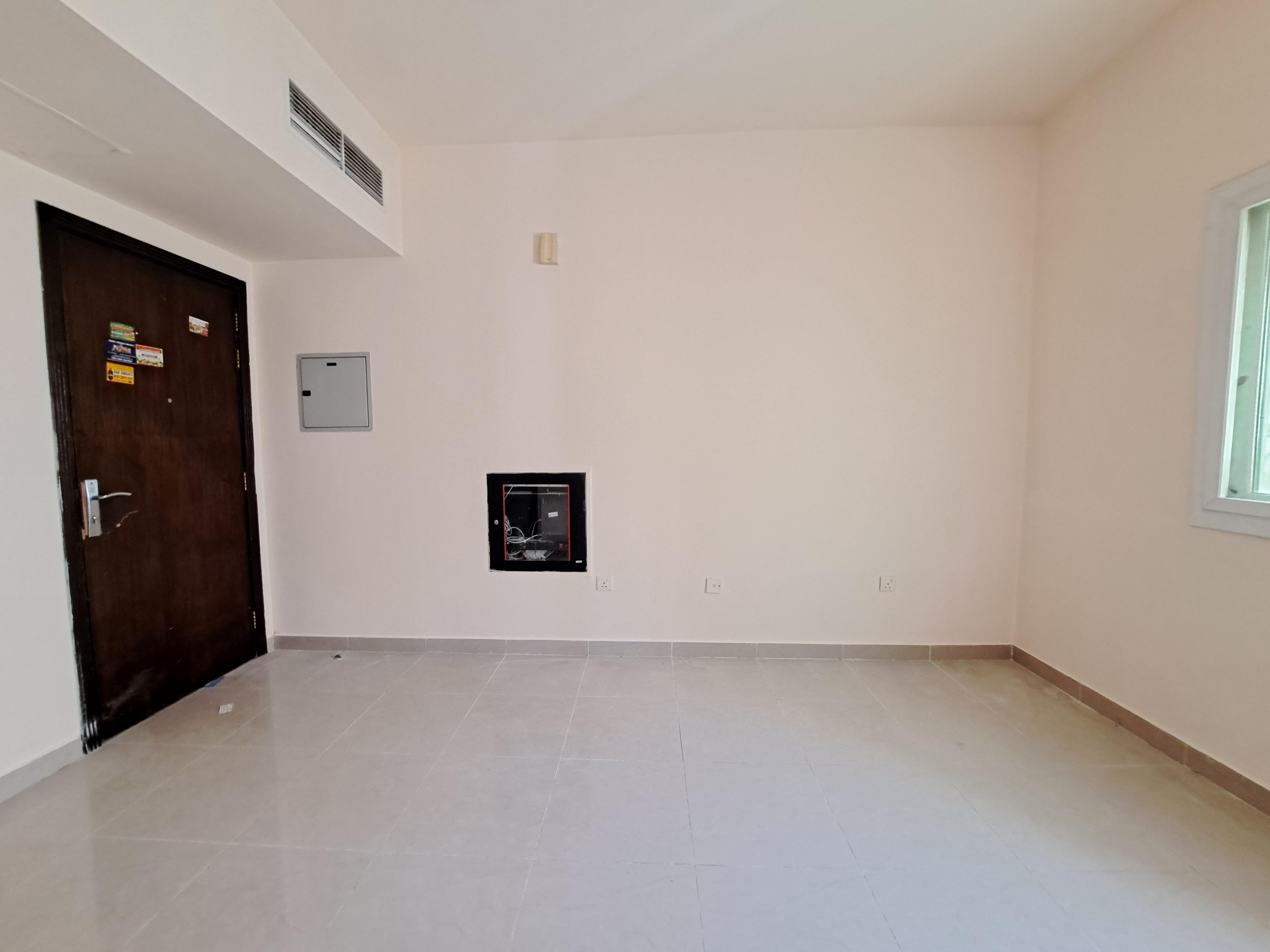 1 Bedroom 900 Sq.Ft. Apartment for Rent in Muwaileh, Sharjah 5053845