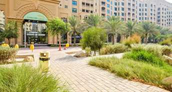 2 BR  Apartment For Rent in Golden Mile, Palm Jumeirah, Dubai - 6494230