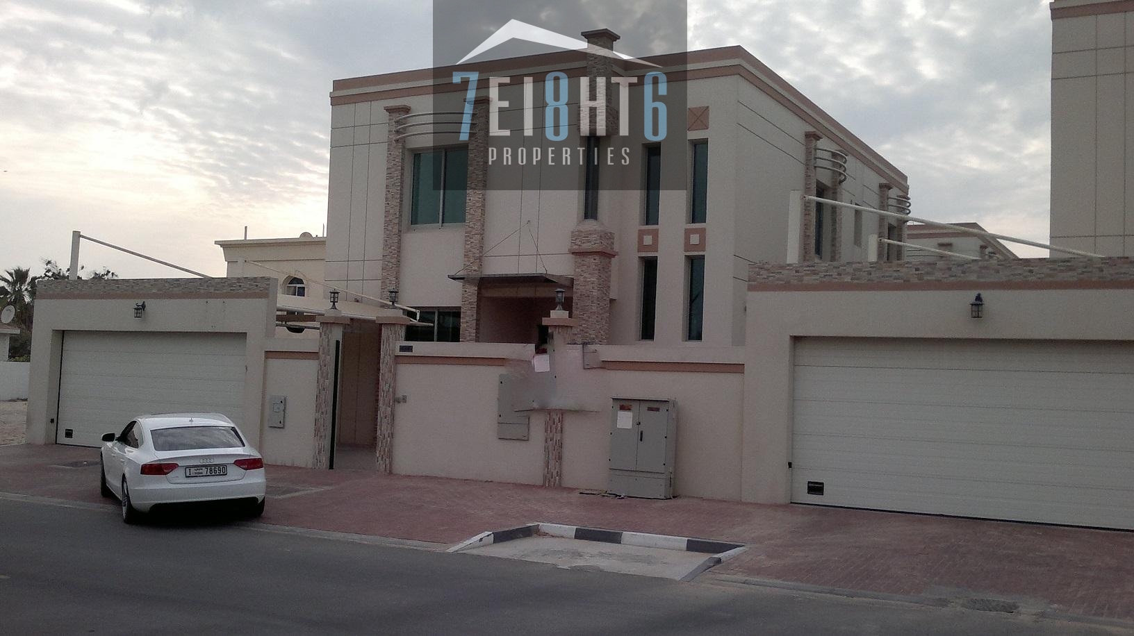 5 BR  Villa For Rent in Al Manara