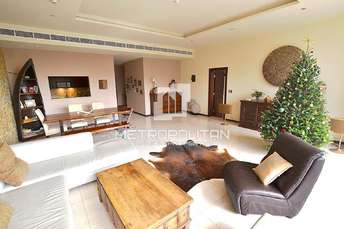 3 BR  Apartment For Sale in Tiara Residences, Palm Jumeirah, Dubai - 6197682