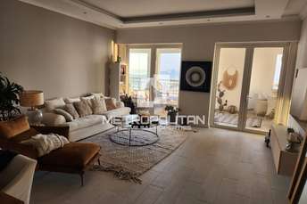 2 BR  Apartment For Sale in Shoreline Apartments, Palm Jumeirah, Dubai - 6328281