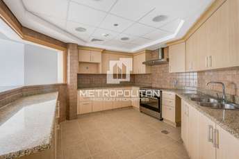 3 BR  Apartment For Sale in Palm Jumeirah, Dubai - 6843958