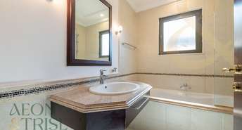 4 BR  Villa For Sale in Palm Jumeirah, Dubai - 6699994