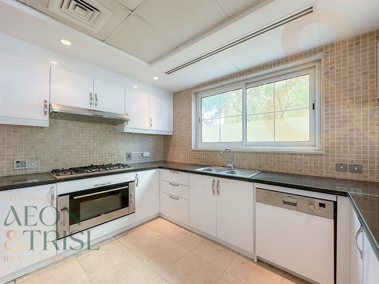  Villa for Rent, Jumeirah Park, Dubai