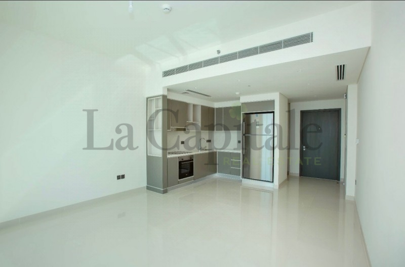 2 BR  Apartment For Rent in EMAAR Beachfront, Dubai Harbour, Dubai - 6648768