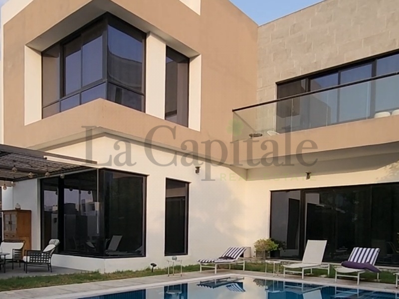 5 BR  Villa For Sale in Jumeirah Park Homes
