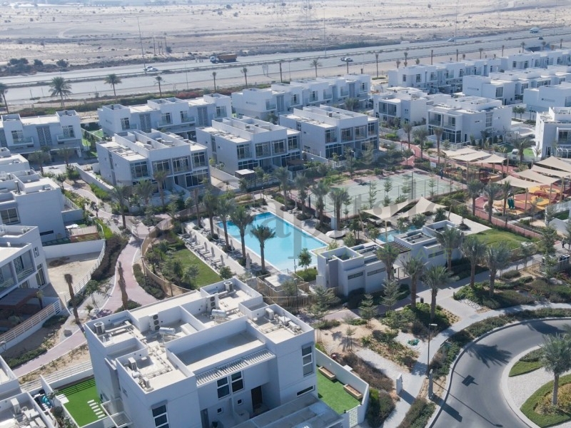 2 BR  Townhouse For Sale in Mudon, Dubai - 6648875