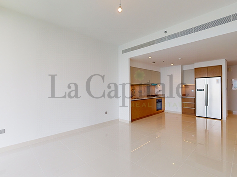 2 BR  Apartment For Sale in EMAAR Beachfront, Dubai Harbour, Dubai - 6654385