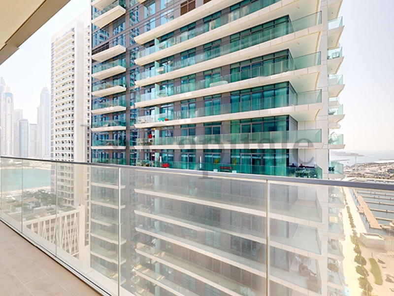 2 BR  Apartment For Sale in EMAAR Beachfront, Dubai Harbour, Dubai - 6654383
