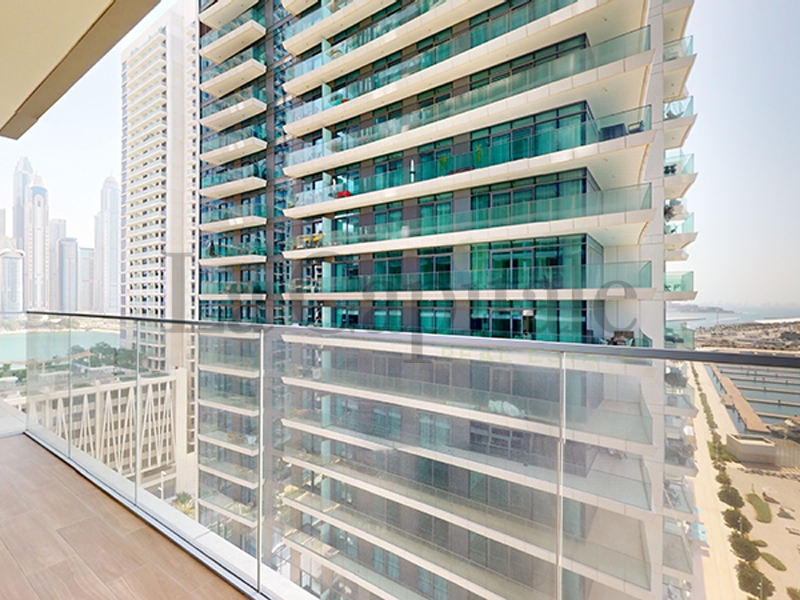 2 BR  Apartment For Sale in EMAAR Beachfront, Dubai Harbour, Dubai - 6654375