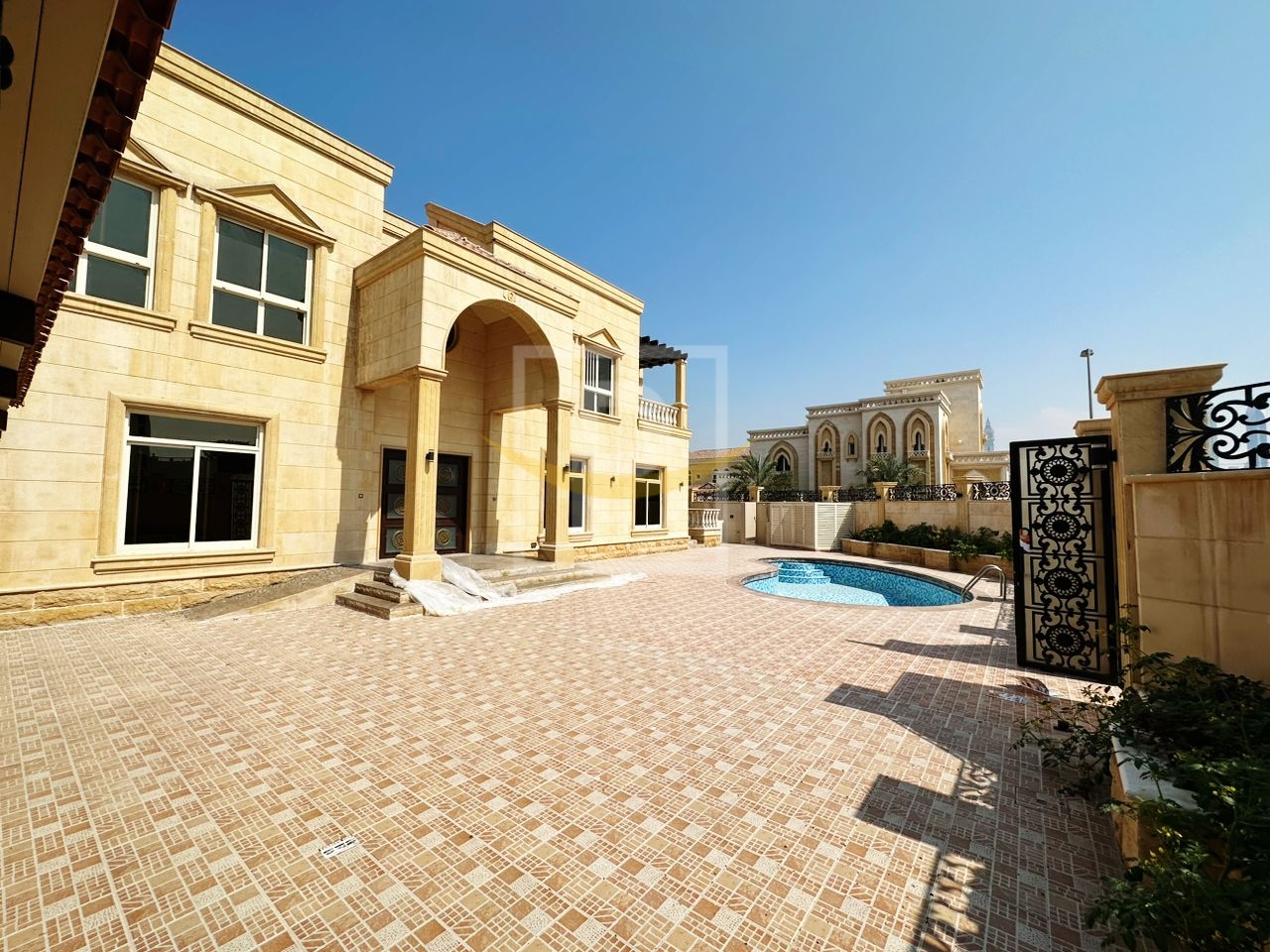 5 BR Villa For Rent in Jumeirah Apartments, Jumeirah, Dubai