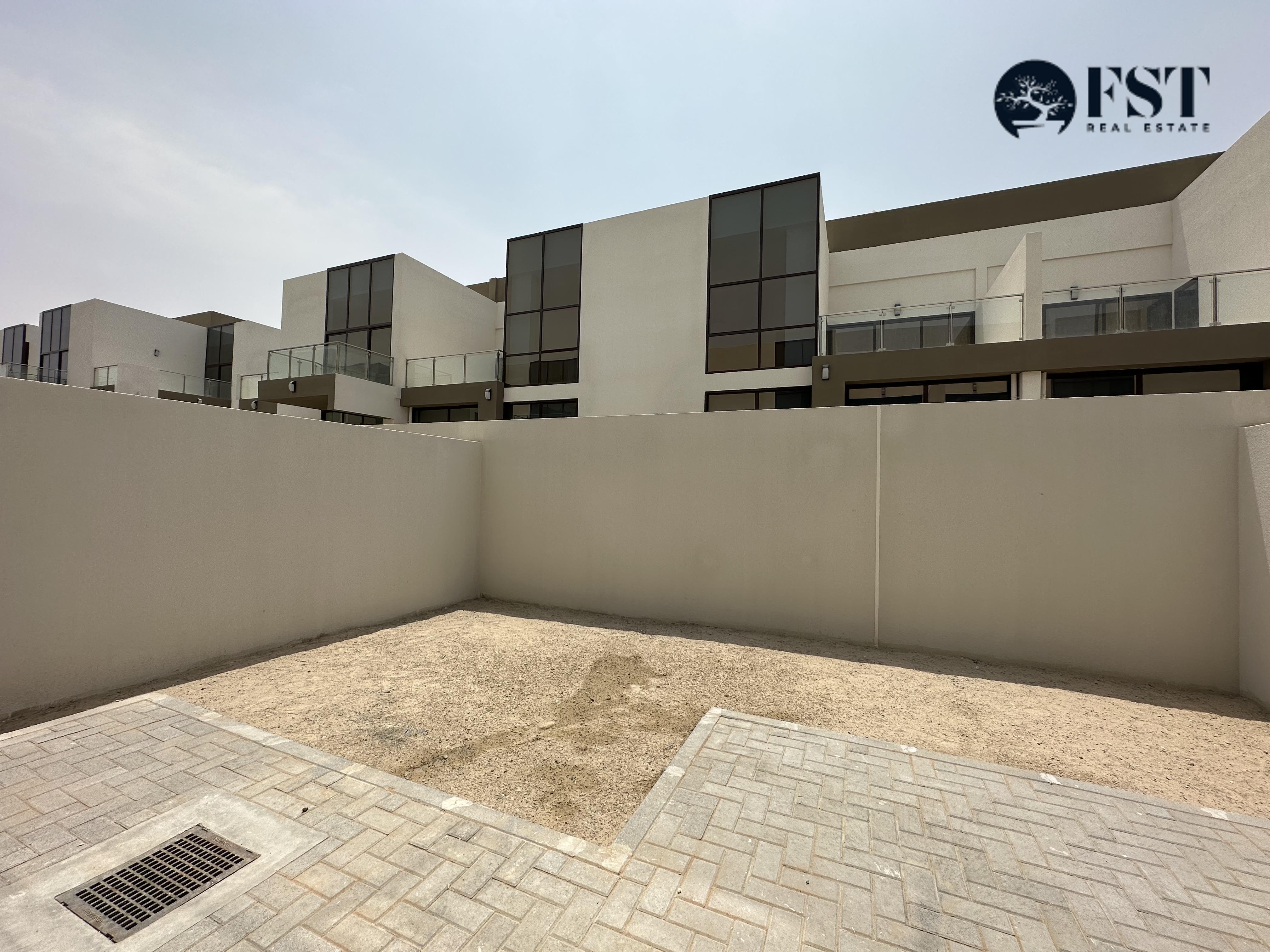 4 BR Townhouse For Rent in District 11, Mohammed Bin Rashid City, Dubai