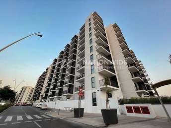 3 BR  Apartment For Sale in Water's Edge, Yas Island, Abu Dhabi - 5359787