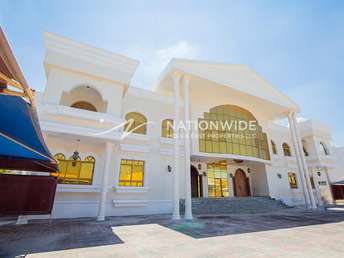 6+ BR  Villa For Sale in Complex 8, Khalifa City A, Abu Dhabi - 5359122