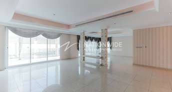 5 BR  Villa For Sale in Complex 8, Khalifa City A, Abu Dhabi - 5408476