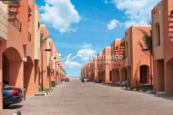 2 BR  Villa For Sale in Zone 8, Hydra Village, Abu Dhabi - 5359510