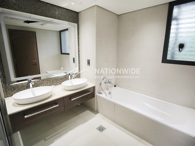 5 BR Villa for Sale in West Yas, Yas Island, Abu Dhabi at AED 6,500,000