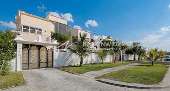 6+ BR  Villa For Sale in Complex 8, Khalifa City A, Abu Dhabi - 5368607