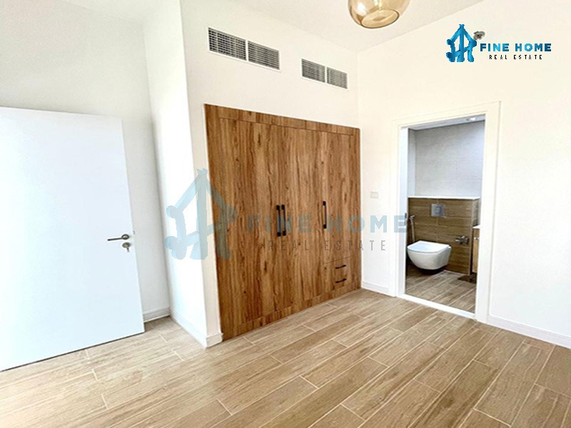 2 BR  Apartment For Rent in Oasis Residences, Masdar City, Abu Dhabi - 6781327