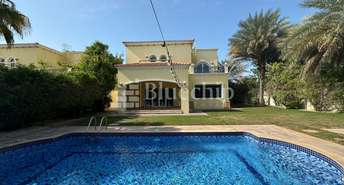 4 BR  Villa For Sale in Legacy, Jumeirah Park, Dubai - 6807538