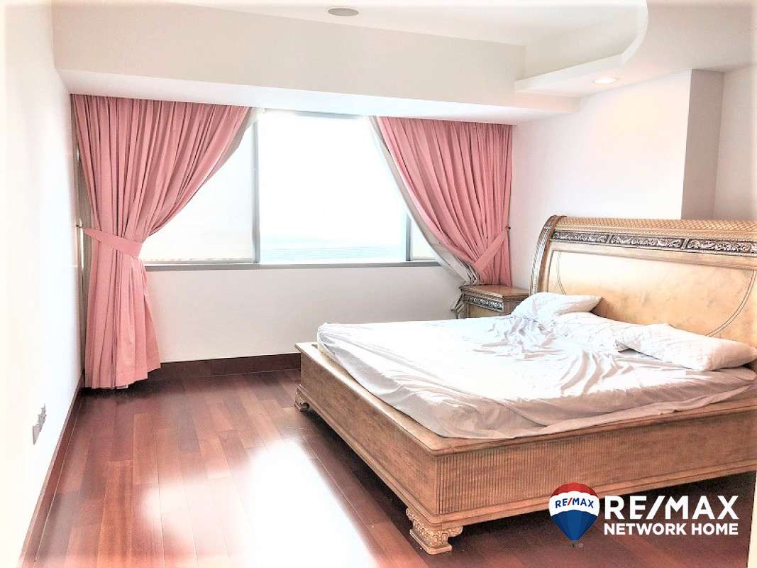 2 BR  Apartment For Sale in Jumeirah Living