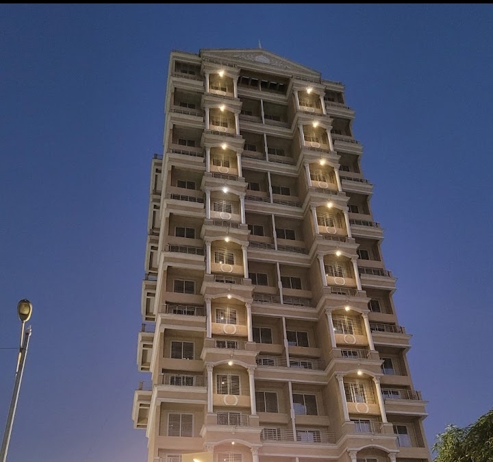 2 BHK + Pooja Room Apartment For Sale in Kandivali East