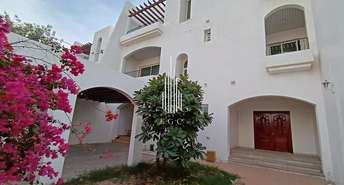 4 BR  Villa For Rent in Al Karamah, Abu Dhabi - 6579687