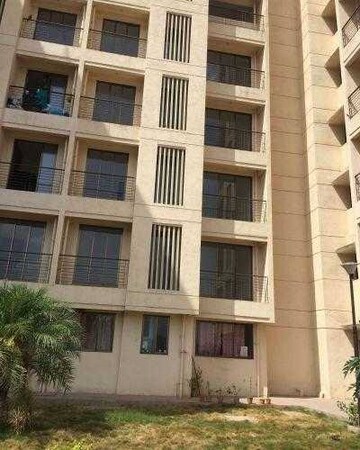  1 BHK Apartment at Royal Crystal Wing B, Malad East – for Rent