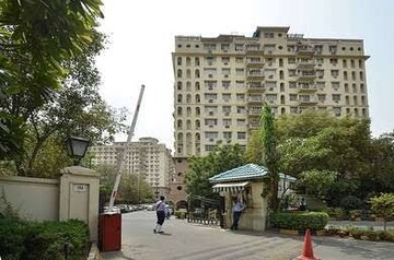  3 BHK Apartment at DLF Oakwood Estate, Dlf Phase ii – for Rent