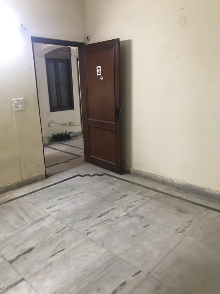 Other, lawrence road 3 Bedroom 900 Sq.Ft. Builder Floor In Lawrence Road Delhi 327057