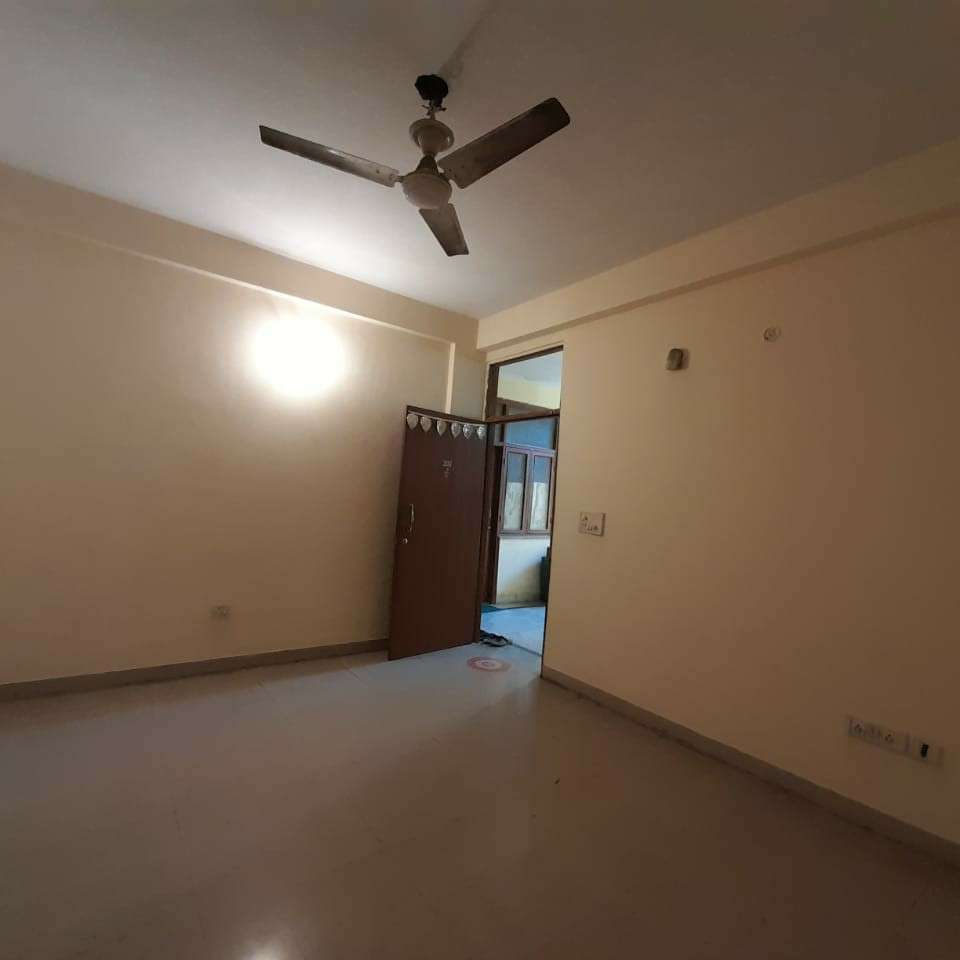1 BHK 440 Sq.Ft. Builder Floor in RWA Hardev Puri on Rent at ₹ 14,000 1744507