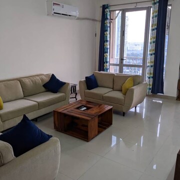 Room in 2 BHK Apartment at Pioneer Park Phase 1, Sector 61 – for Rent