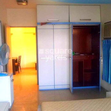 Room in 2 BHK Apartment at K Raheja Raheja Classique, Andheri West – for Sale