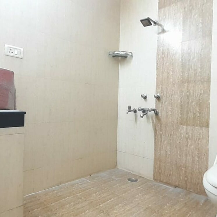 Bathroom, east of kailash 3 Bedroom 1500 Sq.Ft. Builder Floor In East Of Kailash Delhi 2164681
