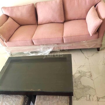 Bedroom in 2 BHK Apartment at Andheri West – for Rent