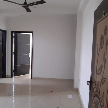 Room in 2 BHK Apartment at Kst Chattarpur Villas, Chattarpur – for Rent