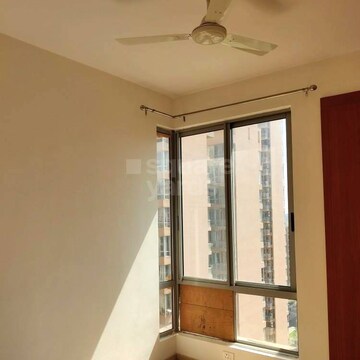 Room in 2 BHK Apartment at Pioneer Park Phase 1, Sector 61 – for Rent