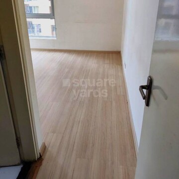 Room in 3 BHK Apartment at Pioneer Park Phase 1, Sector 61 – for Rent