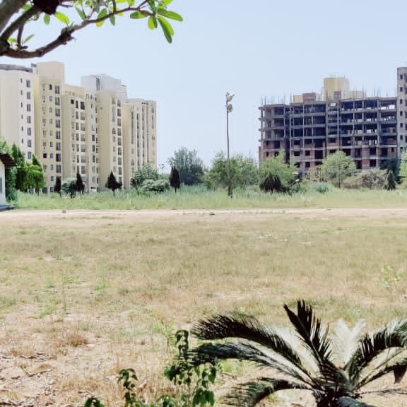 Resale 2000 Sq.Ft. Plot in Sahara City Homes Phase I, Hardoi By Pass